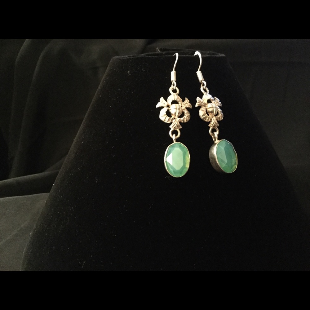 Pretty pretty sterling silver and emeralds